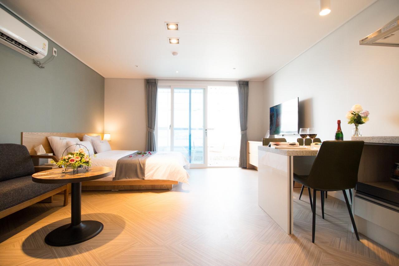 Lium Spa Hostel Йосу Екстериор снимка