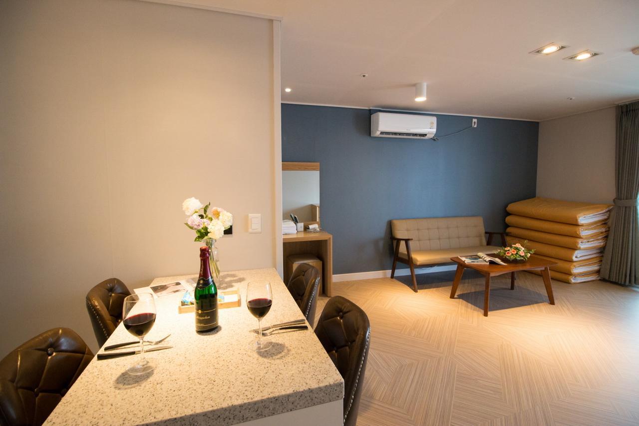 Lium Spa Hostel Йосу Екстериор снимка