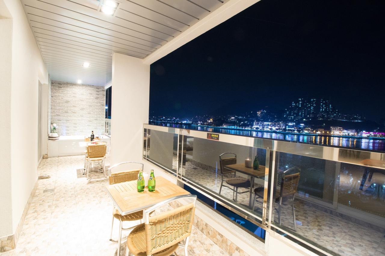 Lium Spa Hostel Йосу Екстериор снимка