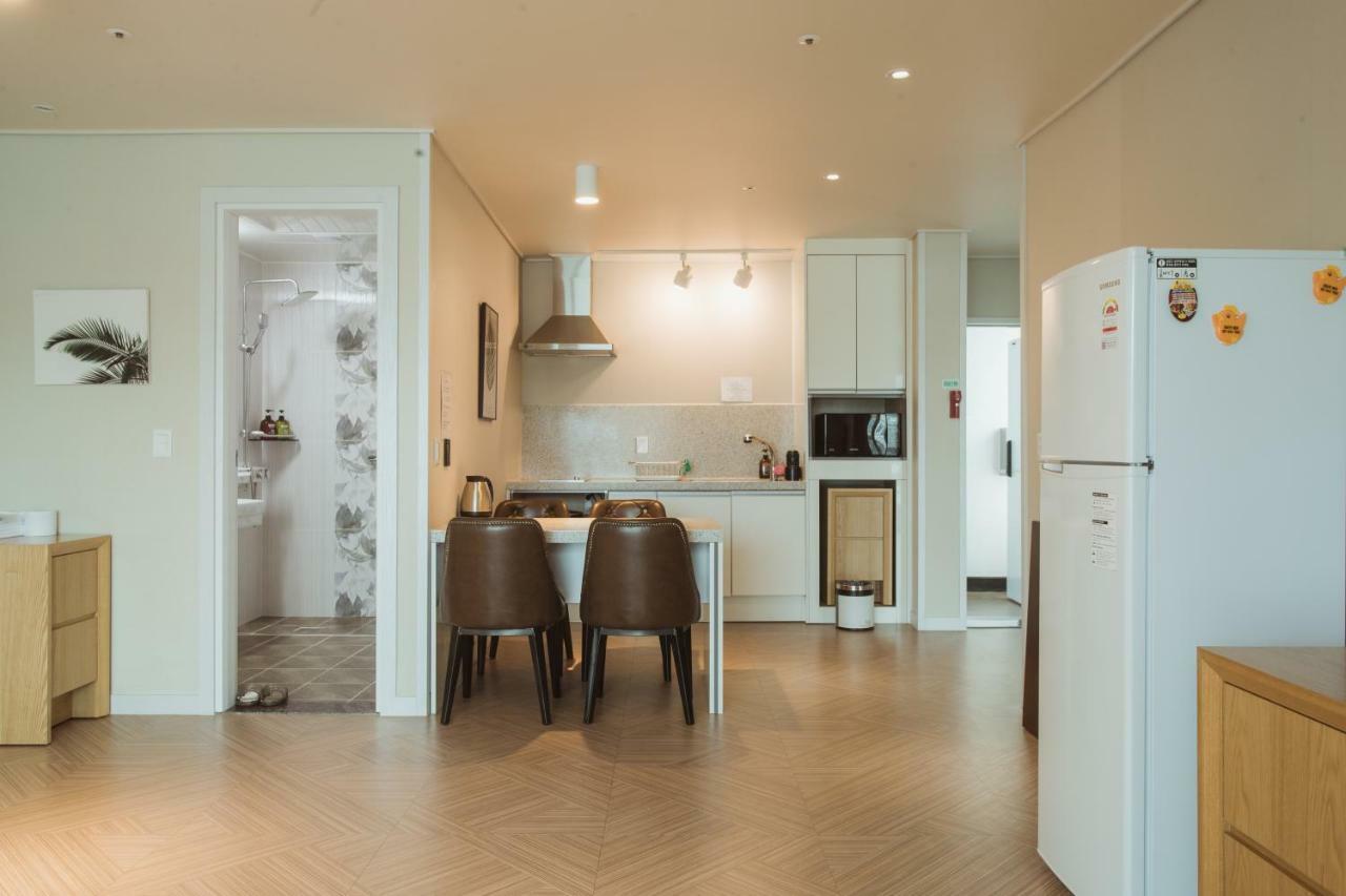Lium Spa Hostel Йосу Екстериор снимка