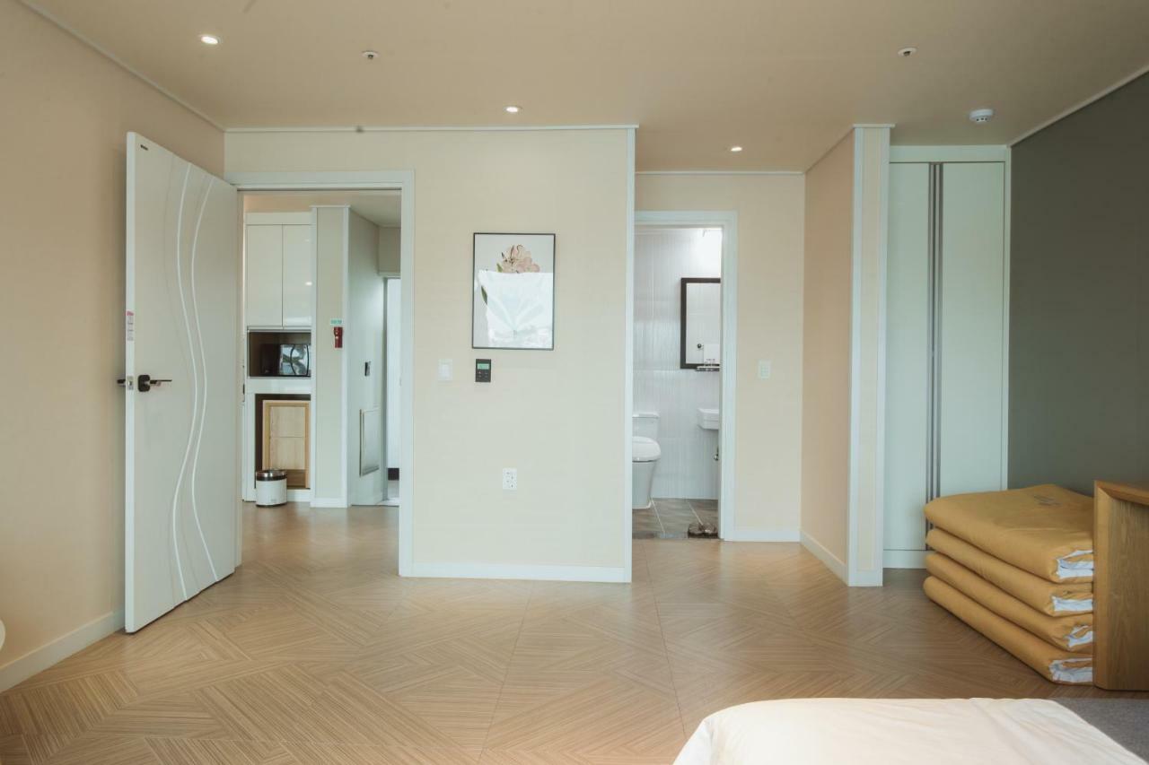 Lium Spa Hostel Йосу Екстериор снимка