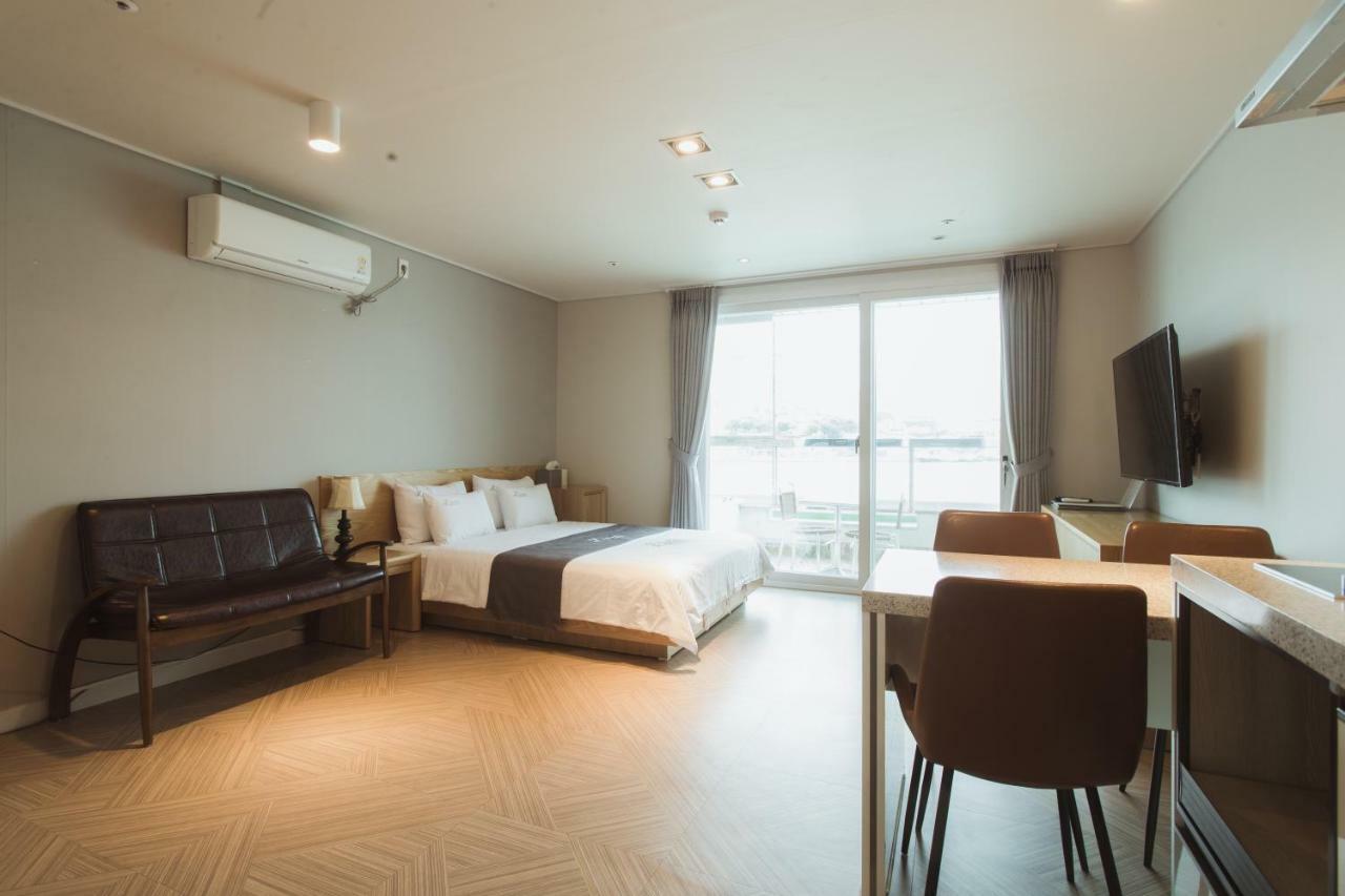 Lium Spa Hostel Йосу Екстериор снимка