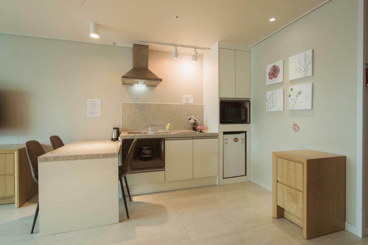 Lium Spa Hostel Йосу Екстериор снимка