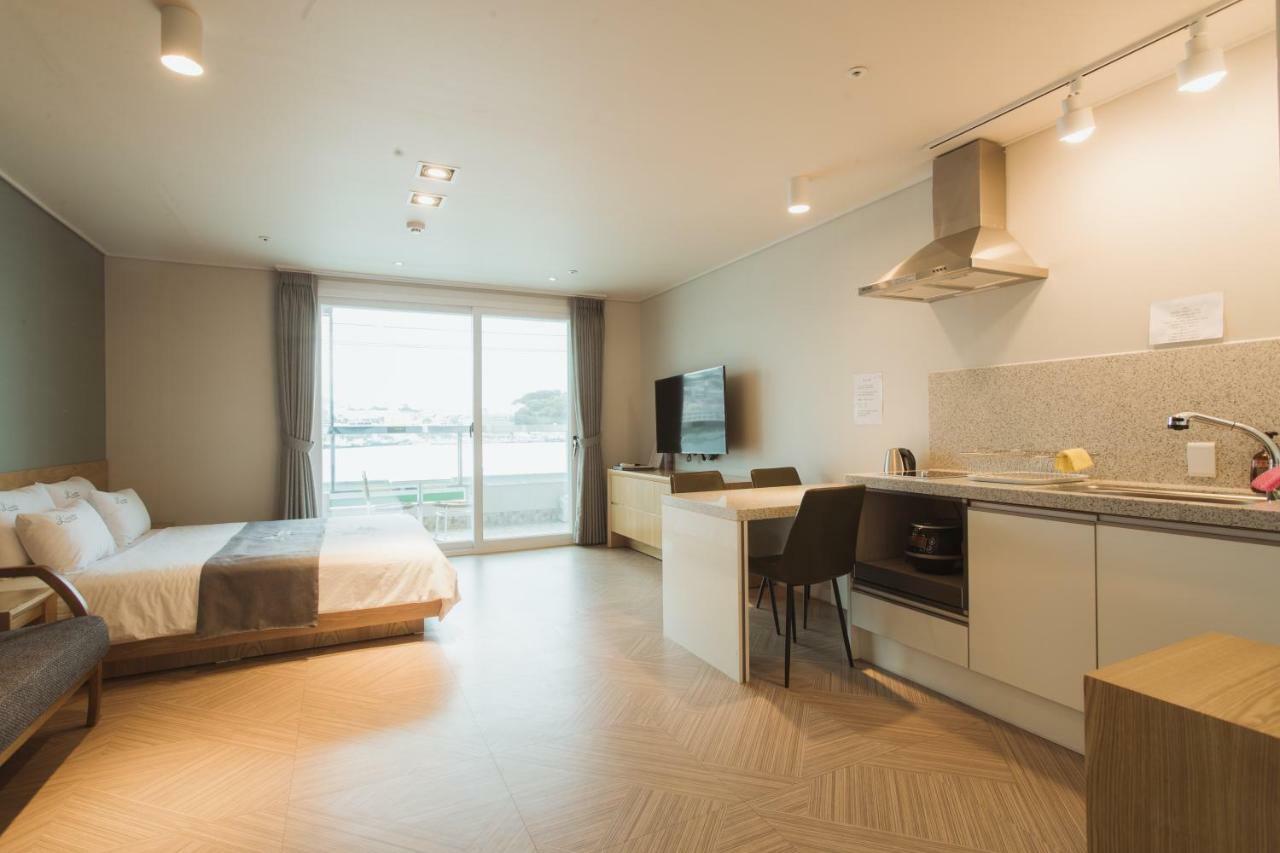 Lium Spa Hostel Йосу Екстериор снимка