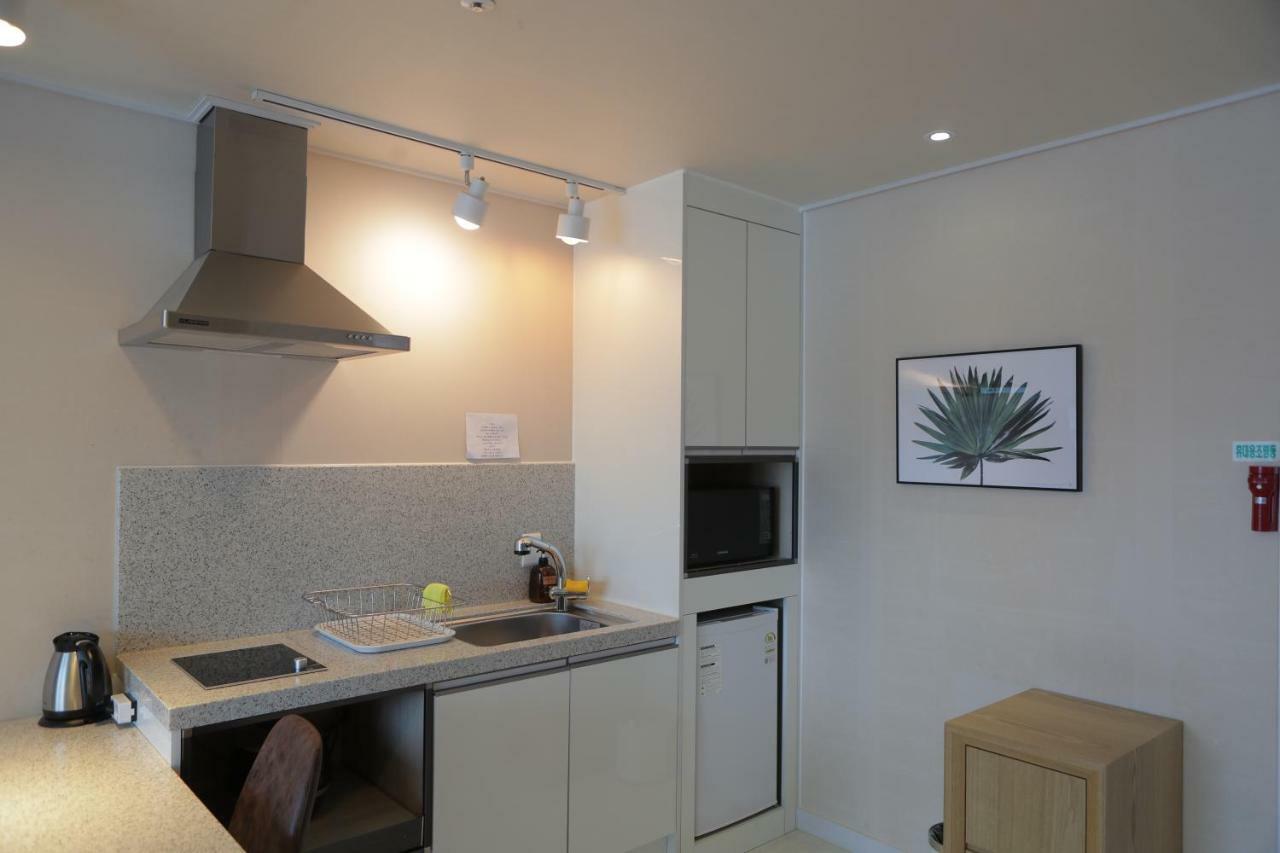 Lium Spa Hostel Йосу Екстериор снимка