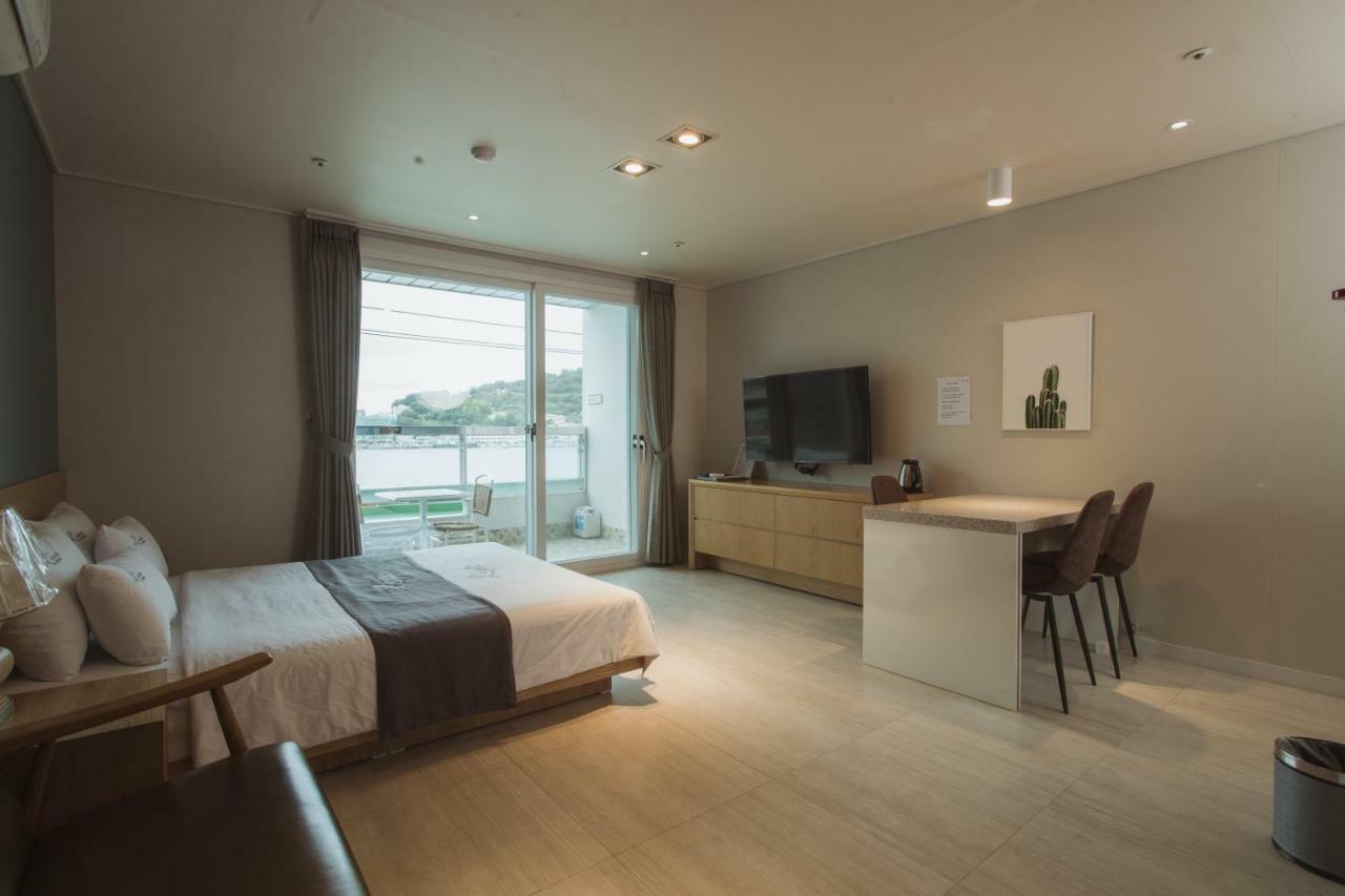 Lium Spa Hostel Йосу Екстериор снимка