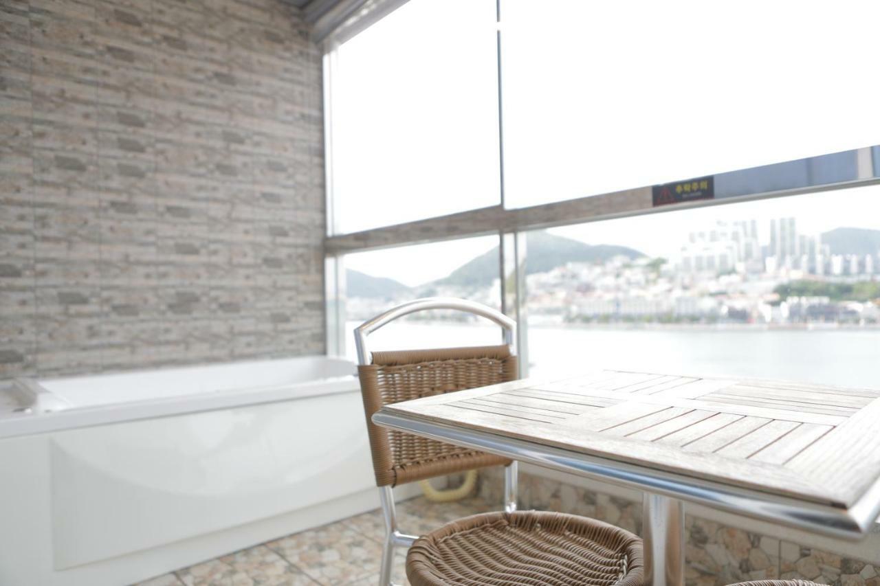 Lium Spa Hostel Йосу Екстериор снимка