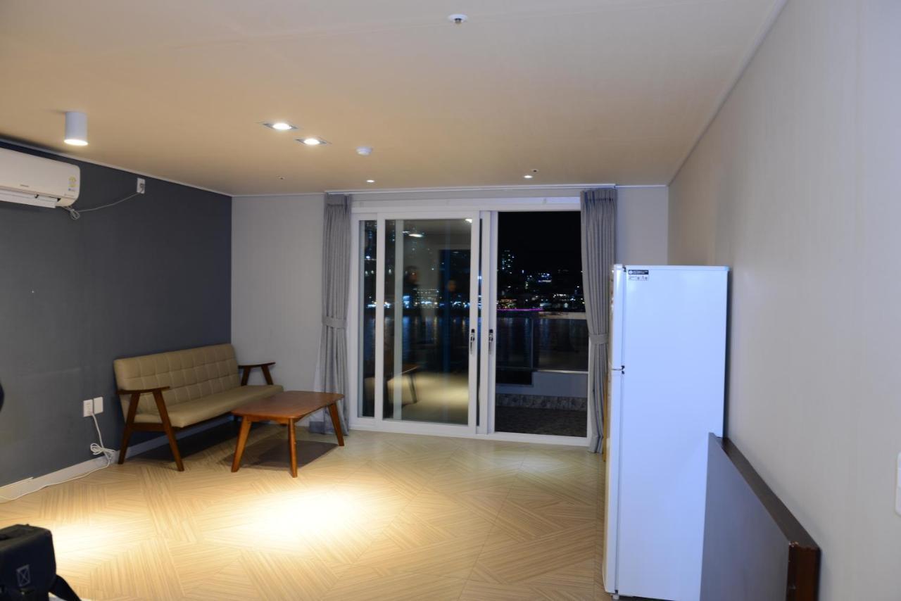 Lium Spa Hostel Йосу Екстериор снимка